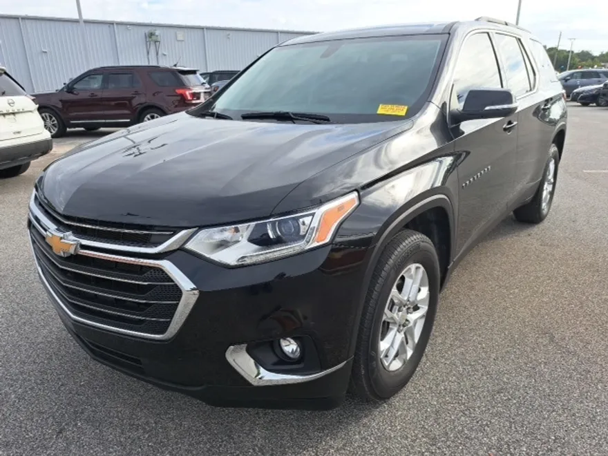 2021 Chevrolet Traverse Leather photo 1