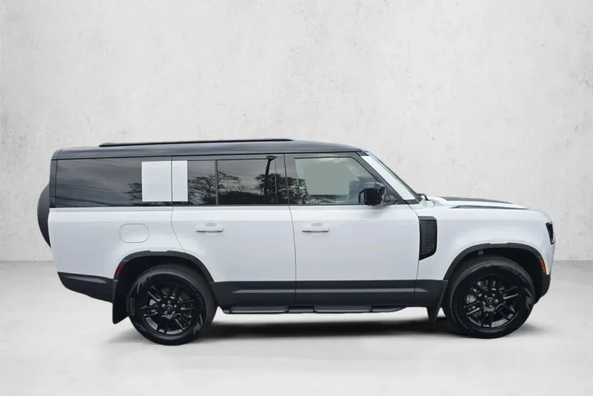 2025 Land Rover Defender S photo 1