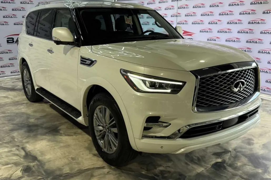 2021 Infiniti QX80 Luxe photo 1