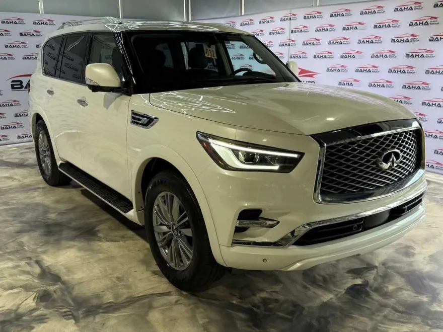 2021 Infiniti QX80 Luxe photo 1