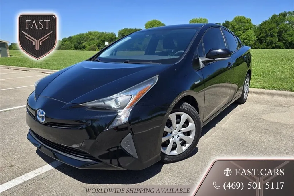2016 Toyota Prius Two photo 1