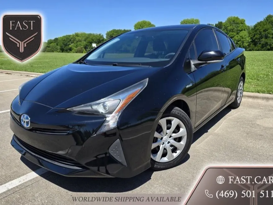 2016 Toyota Prius Two photo 1