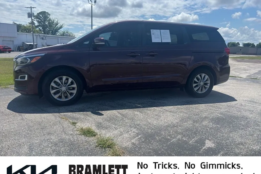 2019 Kia Sedona LX photo 1
