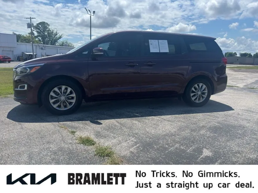 2019 Kia Sedona LX photo 1