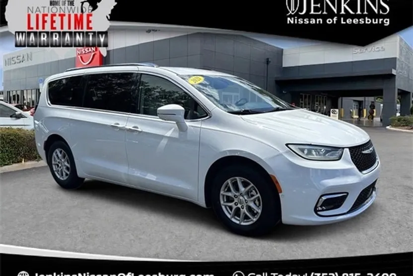 2021 Chrysler Pacifica Touring L photo 1