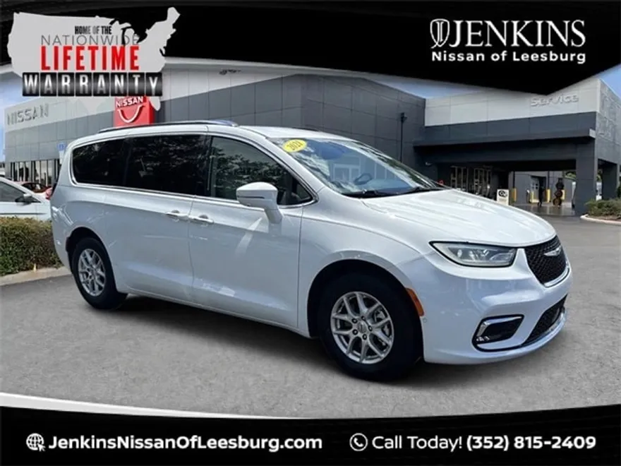 2021 Chrysler Pacifica Touring L photo 1