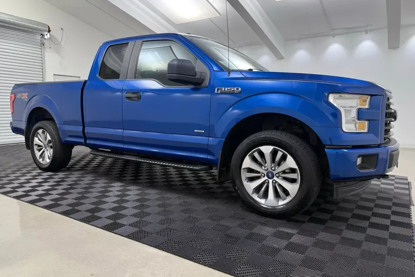 2017 Ford F-150 XL photo 1