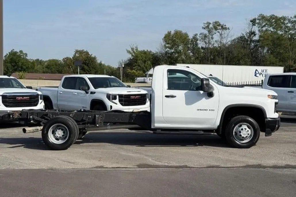 2024 Chevrolet Silverado 3500HD Work Truck photo 1