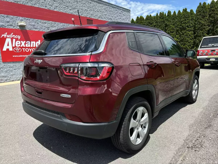 2021 Jeep Compass Latitude photo 1