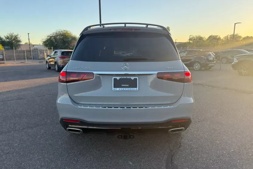2024 Mercedes Benz GLS 580 photo 1