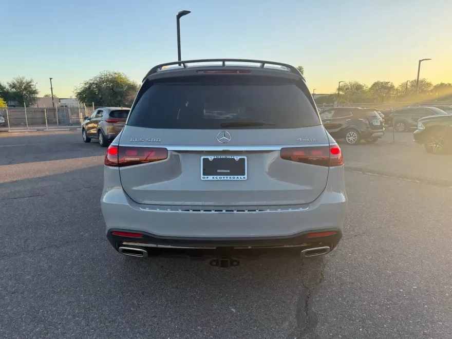 2024 Mercedes Benz GLS 580 photo 1