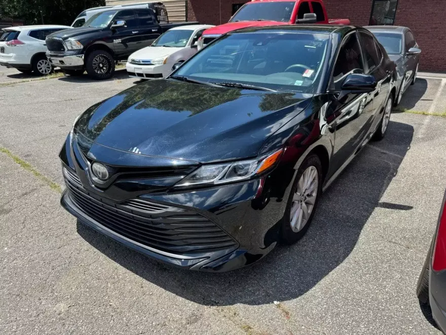 2018 Toyota Camry L photo 1