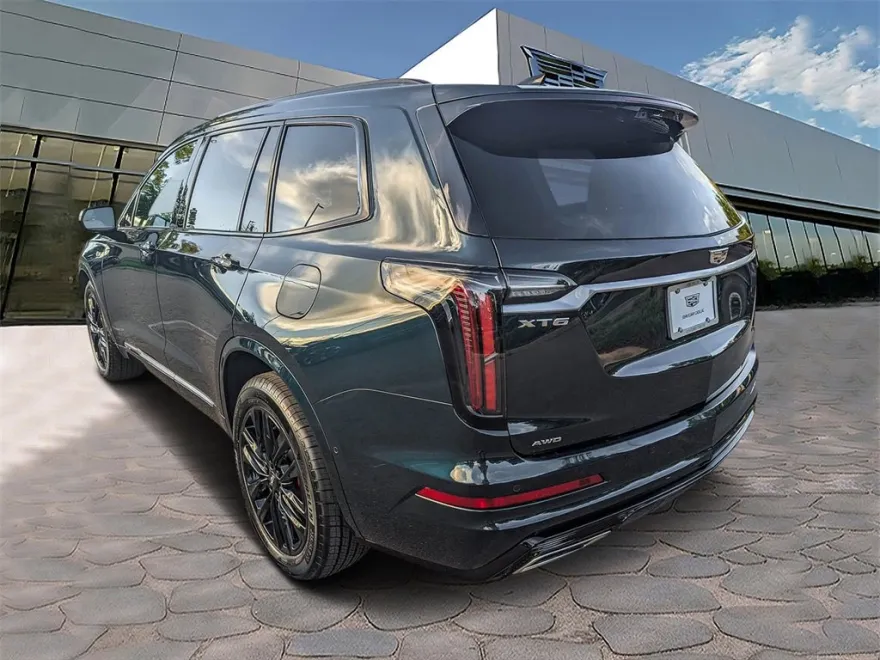 2025 Cadillac XT6 Sport photo 1