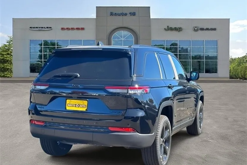 2025 Jeep Grand Cherokee Limited Sport photo 1