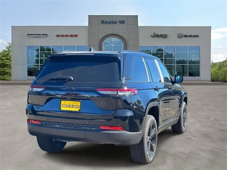2025 Jeep Grand Cherokee Limited Sport photo 1