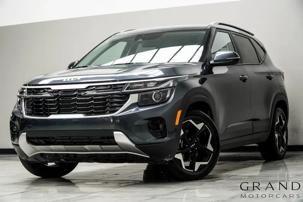 2025 Kia Seltos S photo 1