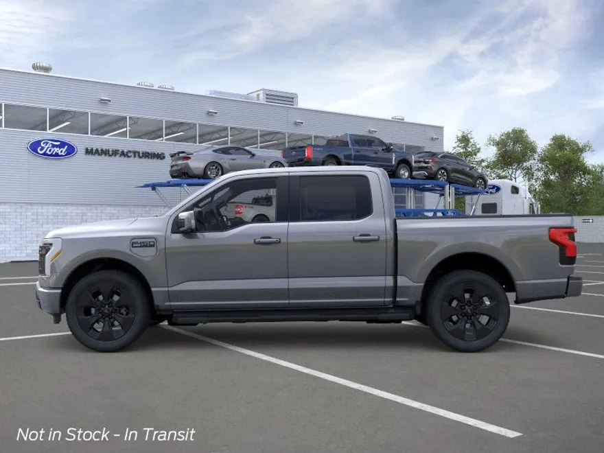 2025 Ford F-150 Lightning Platinum photo 1