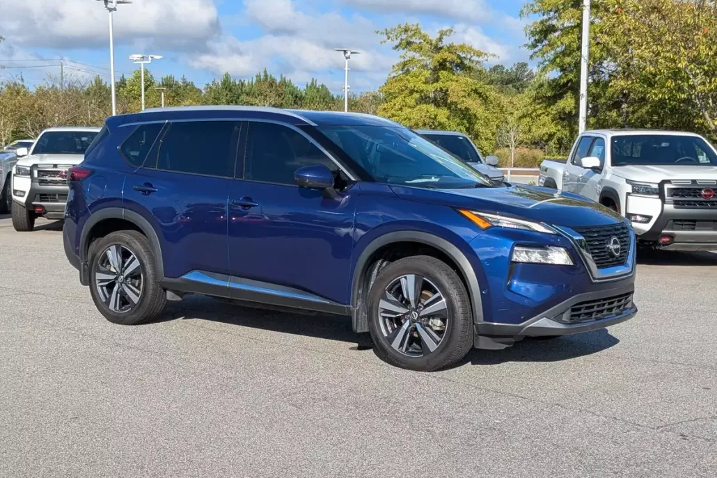 2023 Nissan Rogue SL photo 1