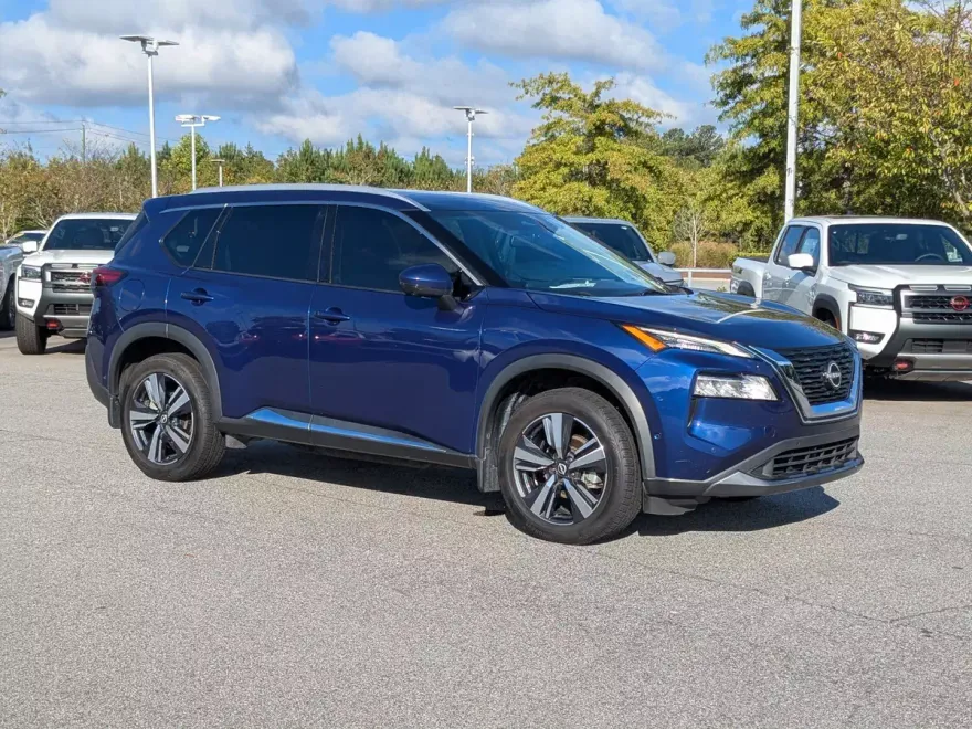 2023 Nissan Rogue SL photo 1
