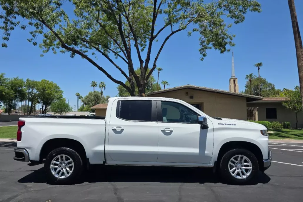 2019 Chevrolet Silverado 1500 LT photo 1