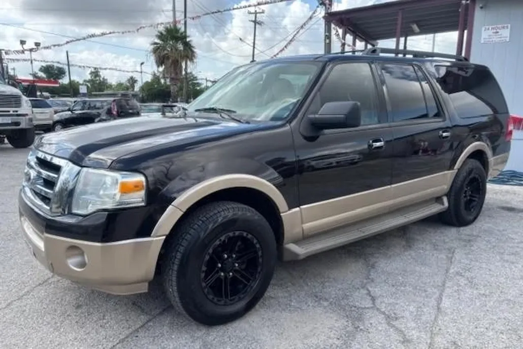 2013 Ford Expedition EL photo 1
