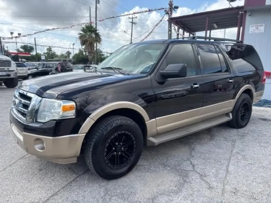 2013 Ford Expedition EL photo 1