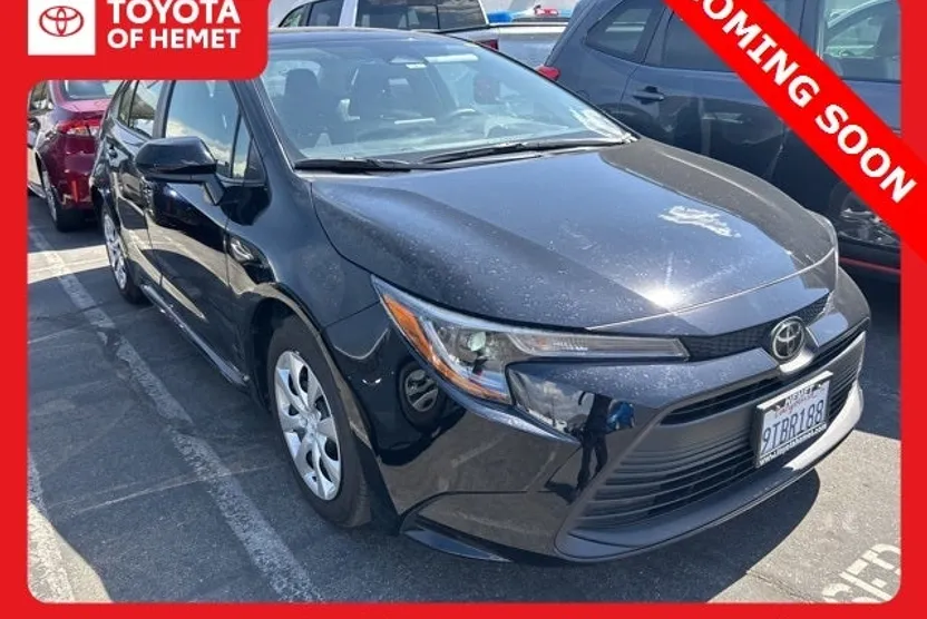 2025 Toyota Corolla LE photo 1