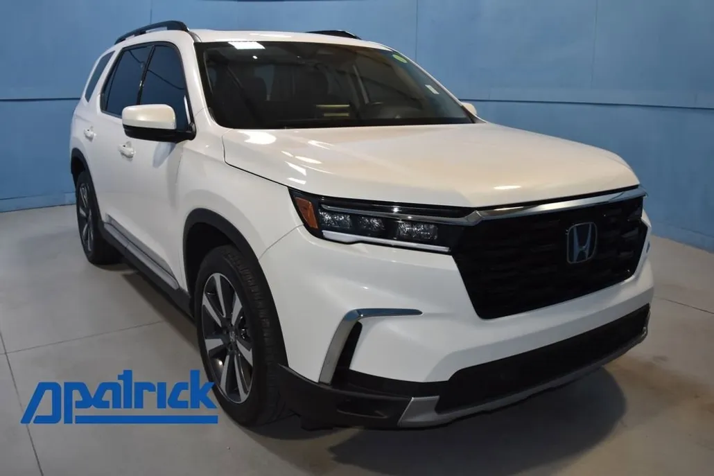 2025 Honda Pilot Touring Sport photo 1