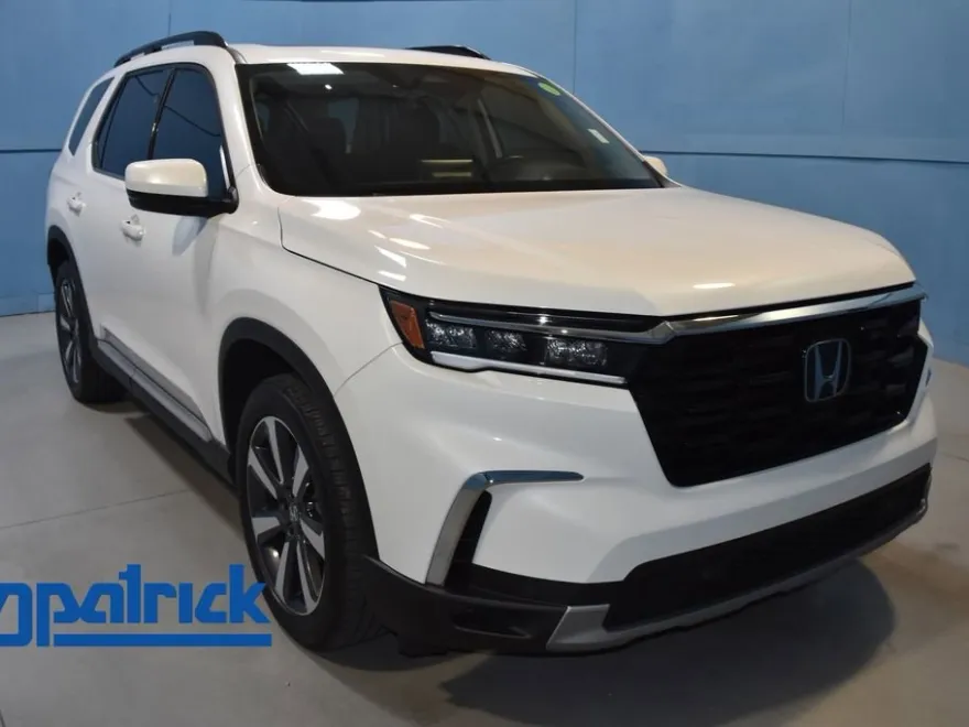2025 Honda Pilot Touring Sport photo 1