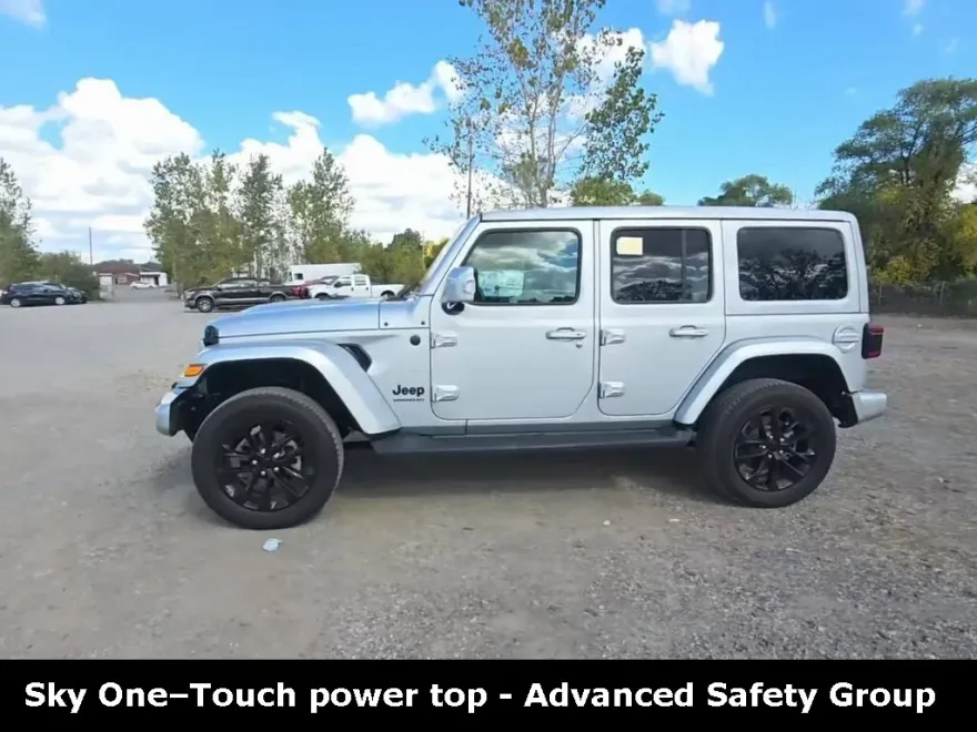 2023 Jeep Wrangler Sahara photo 1