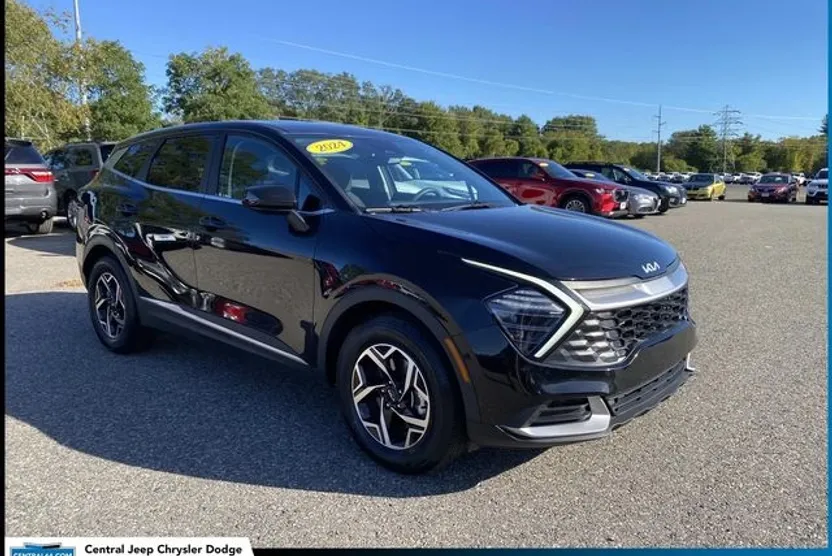 2024 Kia Sportage LX photo 1