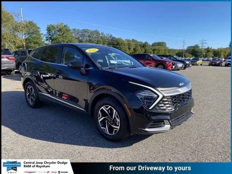 2024 Kia Sportage LX photo 1