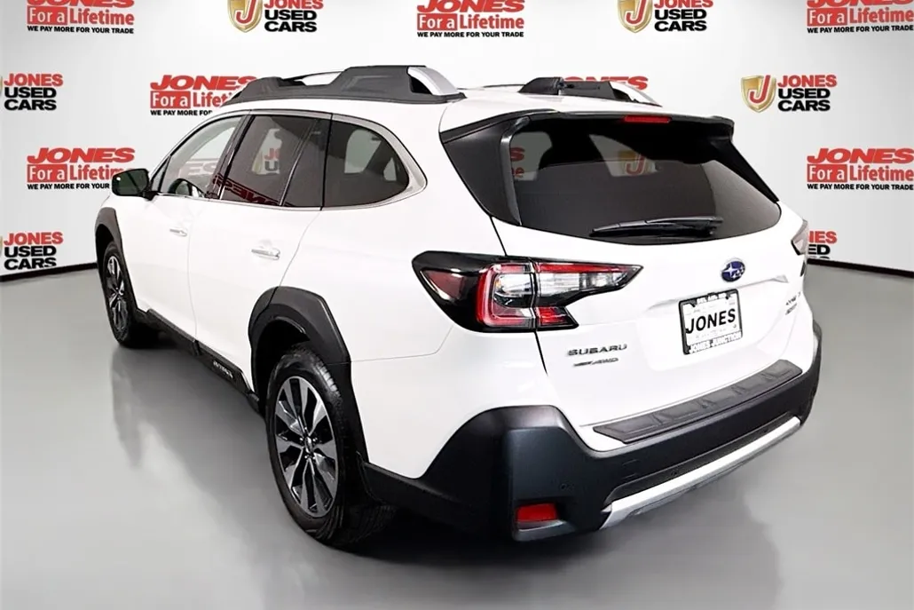 2024 Subaru Outback Touring photo 1