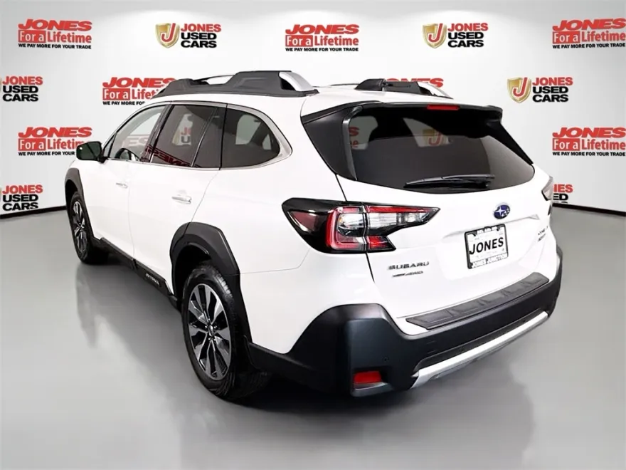 2024 Subaru Outback Touring photo 1