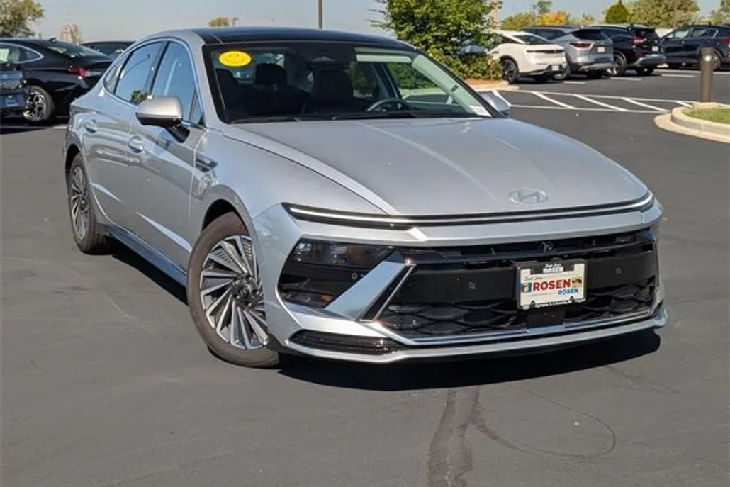 2025 Hyundai Sonata Hybrid Limited photo 1