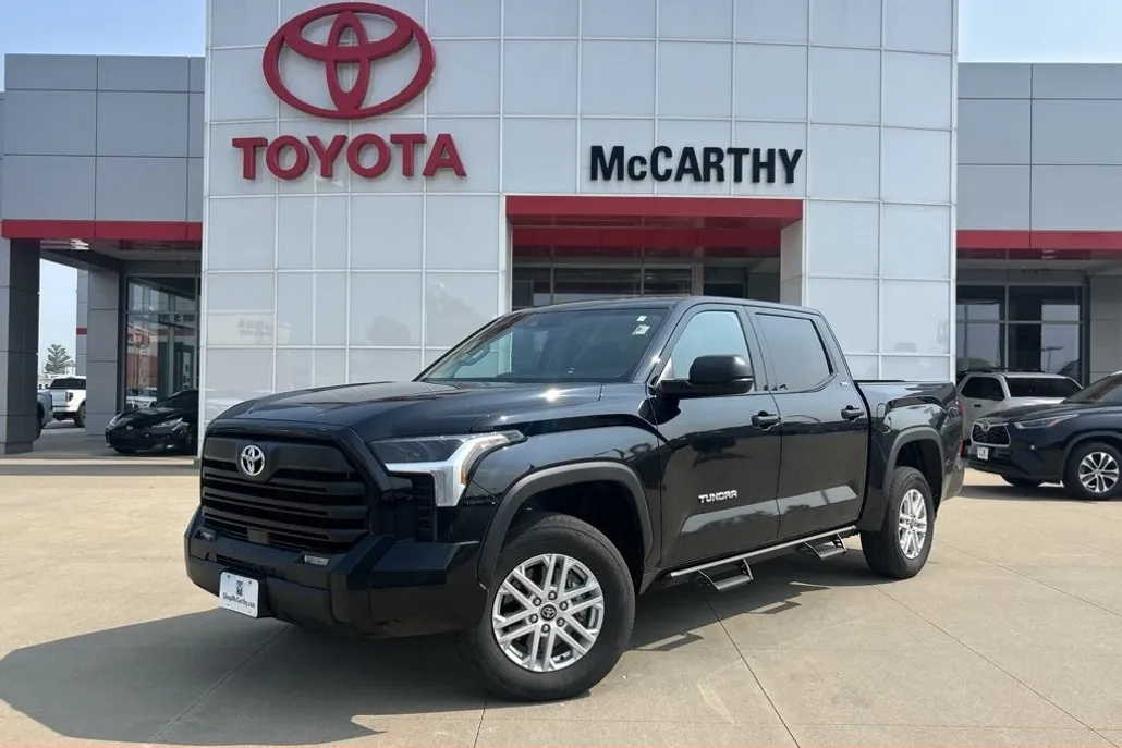 2024 Toyota Tundra SR5 photo 1