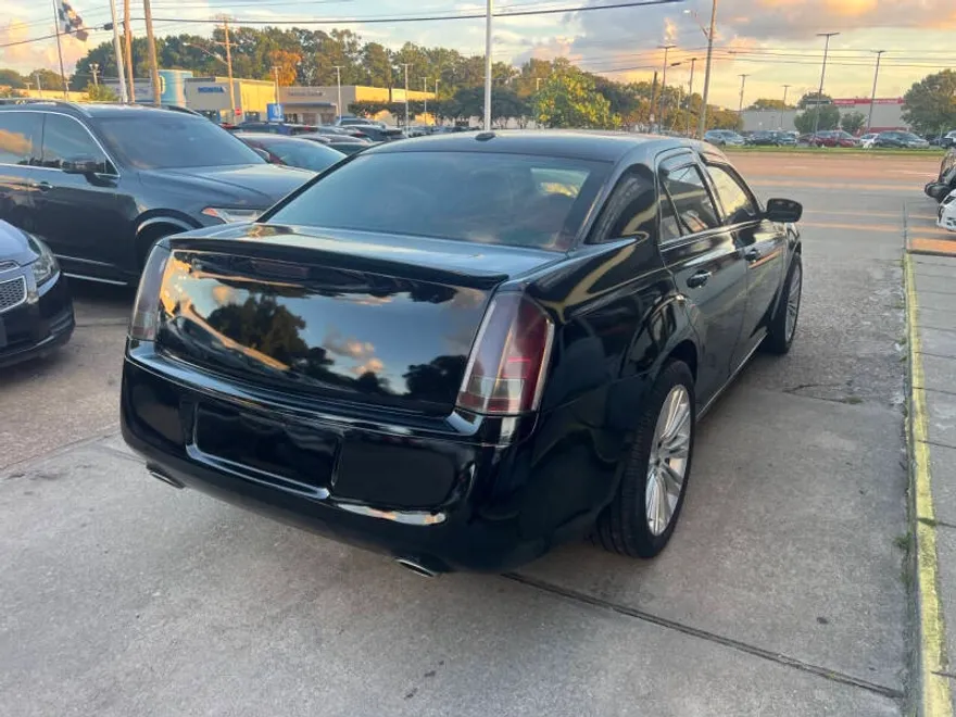 2013 Chrysler 300 photo 1