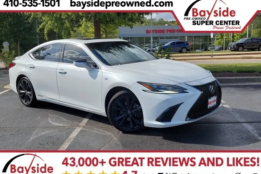 2022 Lexus ES 300h photo 1