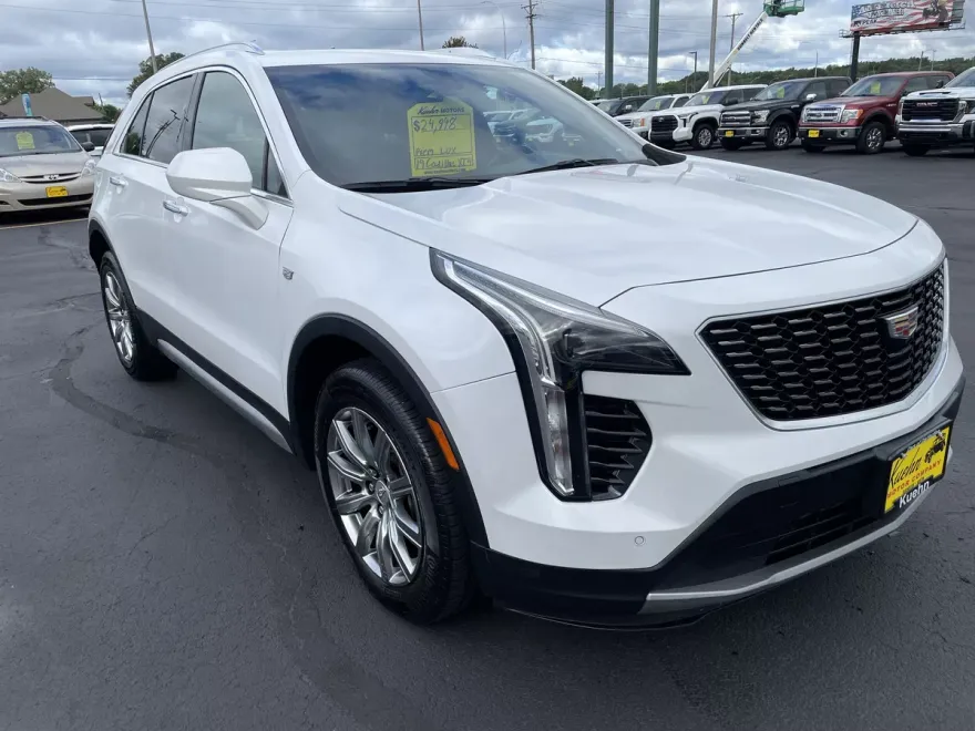 2019 Cadillac XT4 Premium Luxury photo 1