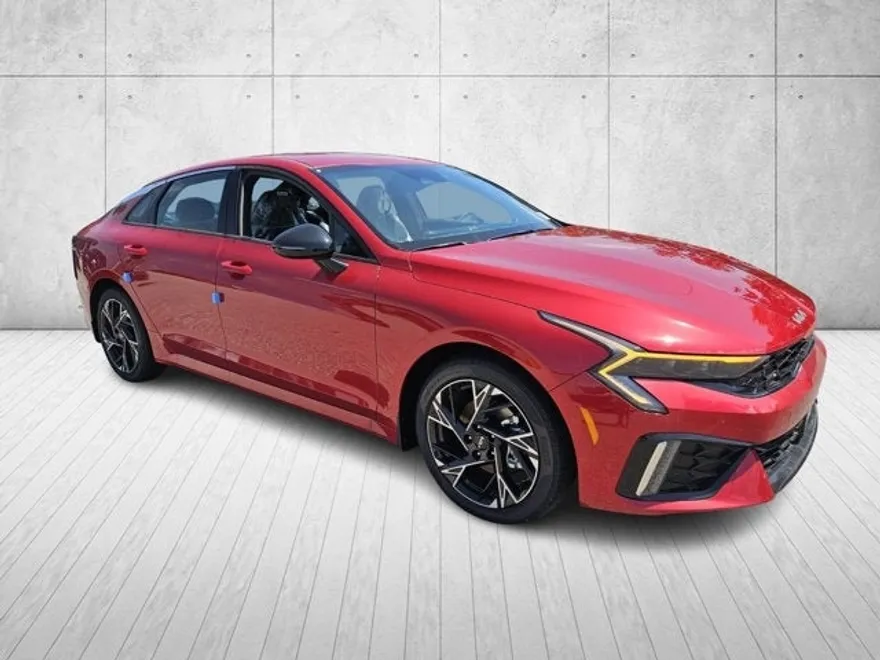 2025 Kia K5 GT-Line photo 1