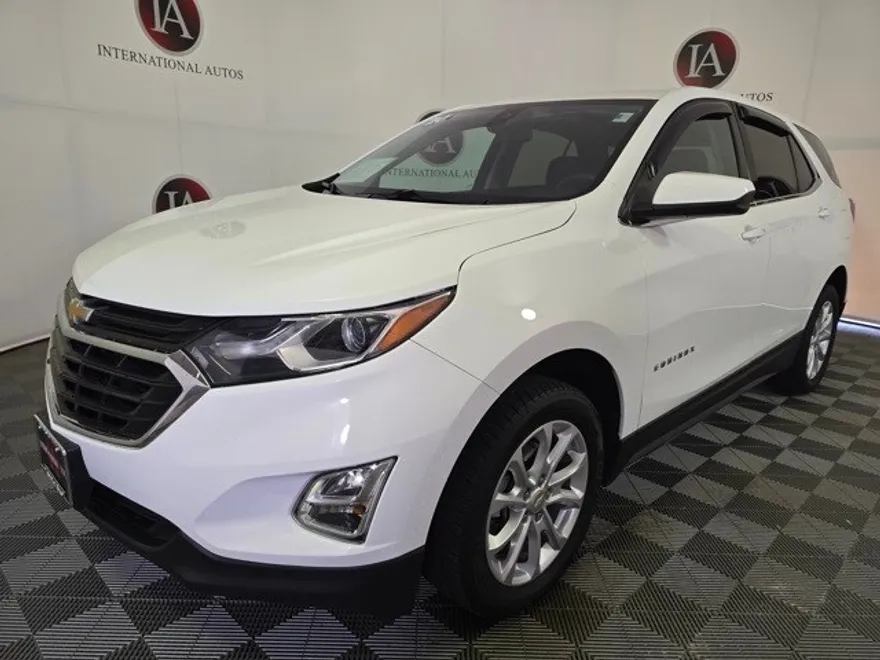2020 Chevrolet Equinox LT photo 1