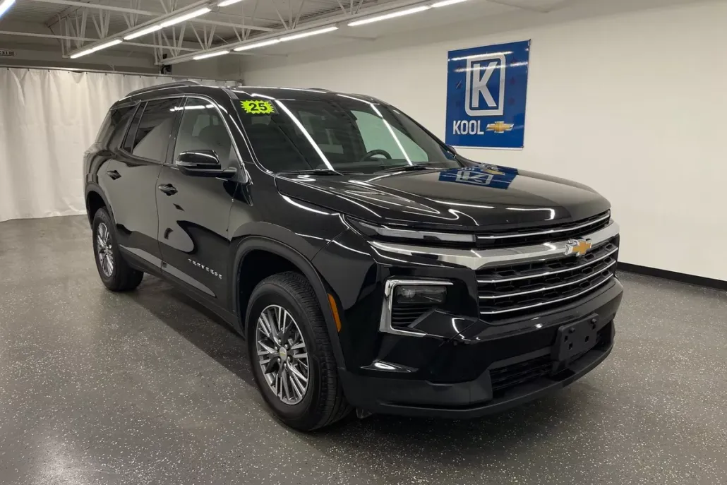 2025 Chevrolet Traverse 2LT photo 1