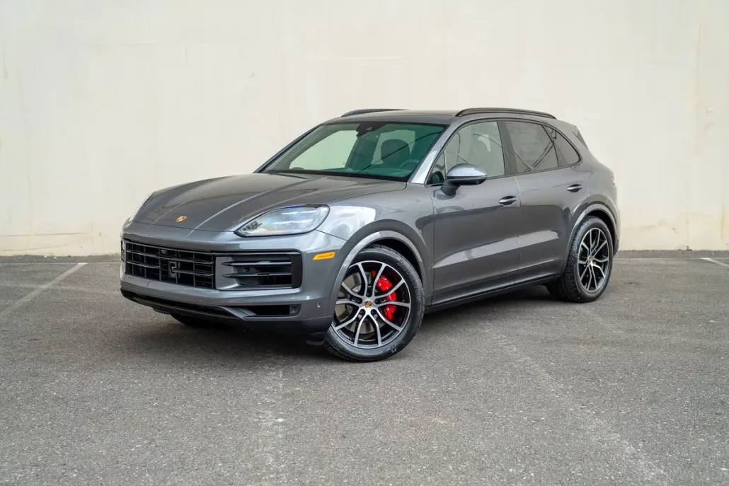 2025 Porsche Cayenne S photo 1