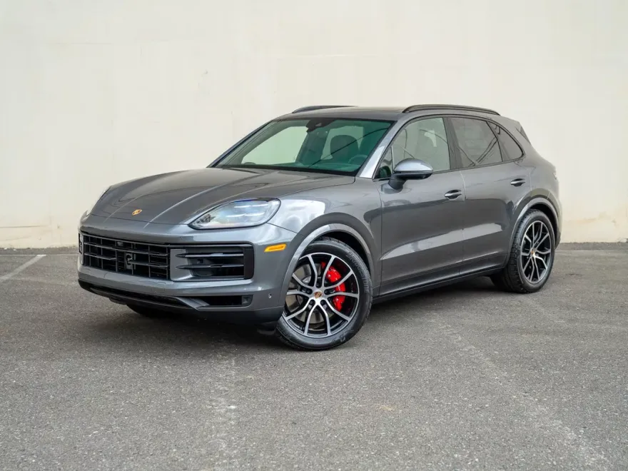 2025 Porsche Cayenne S photo 1