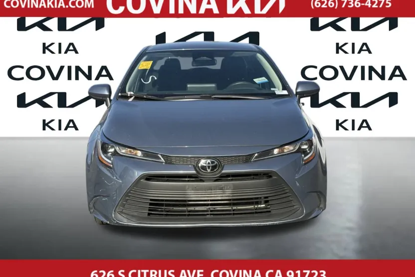 2023 Toyota Corolla LE photo 1