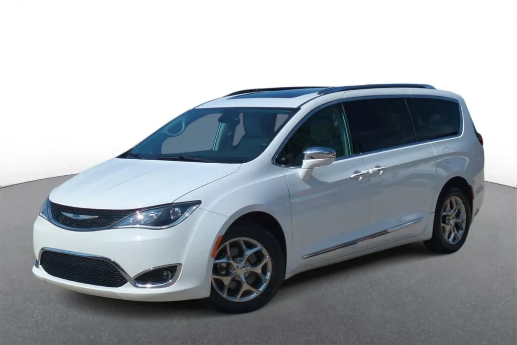 2019 Chrysler Pacifica Limited photo 1