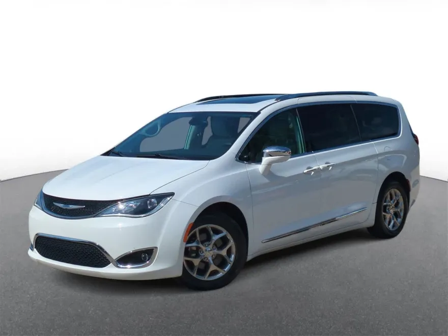 2019 Chrysler Pacifica Limited photo 1