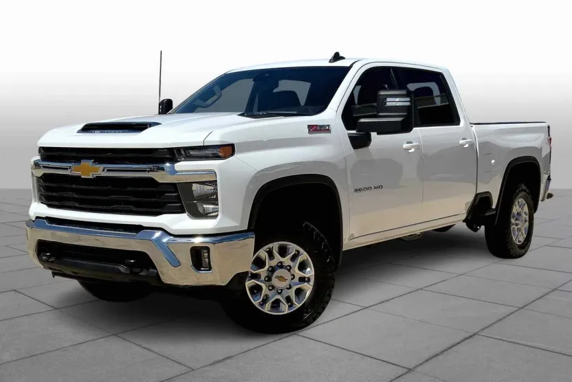 2024 Chevrolet Silverado 2500HD LT photo 1