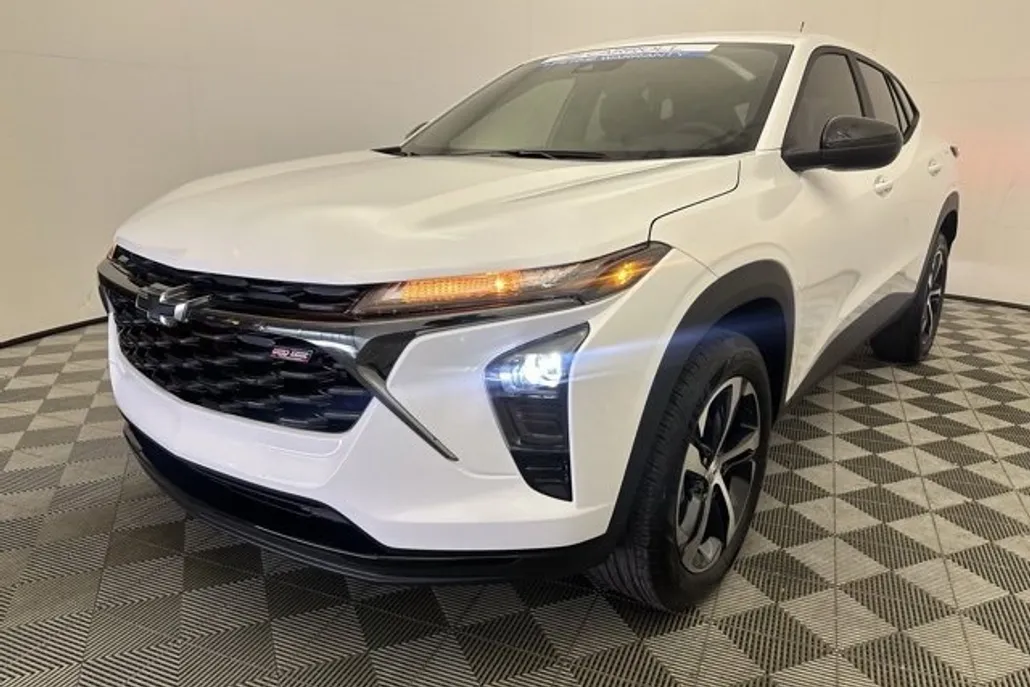 2025 Chevrolet Trax photo 1