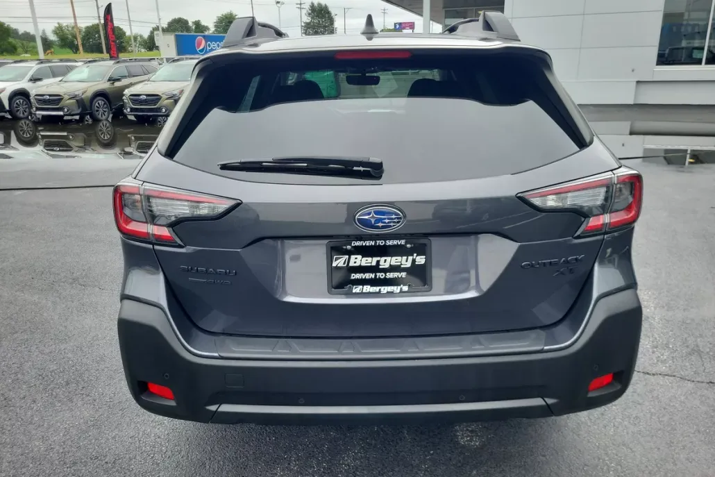 2023 Subaru Outback Onyx Edition XT photo 1
